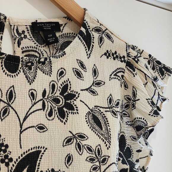 Ann Taylor Petite Floral Capped Blouse - Picture 2 of 5